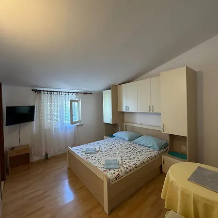 Apartament Nada *