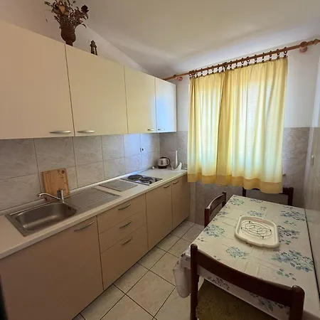 Nada Lejlighed Makarska