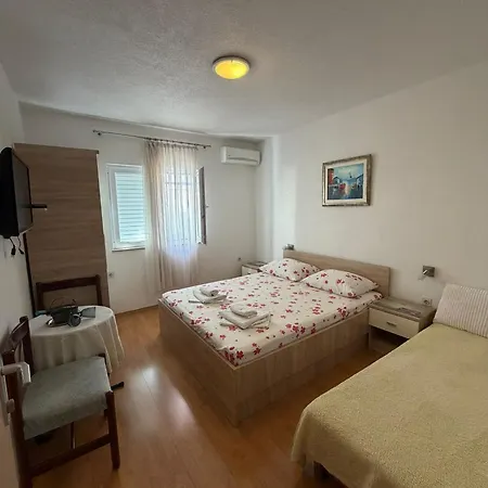 Nada Apartament Makarska